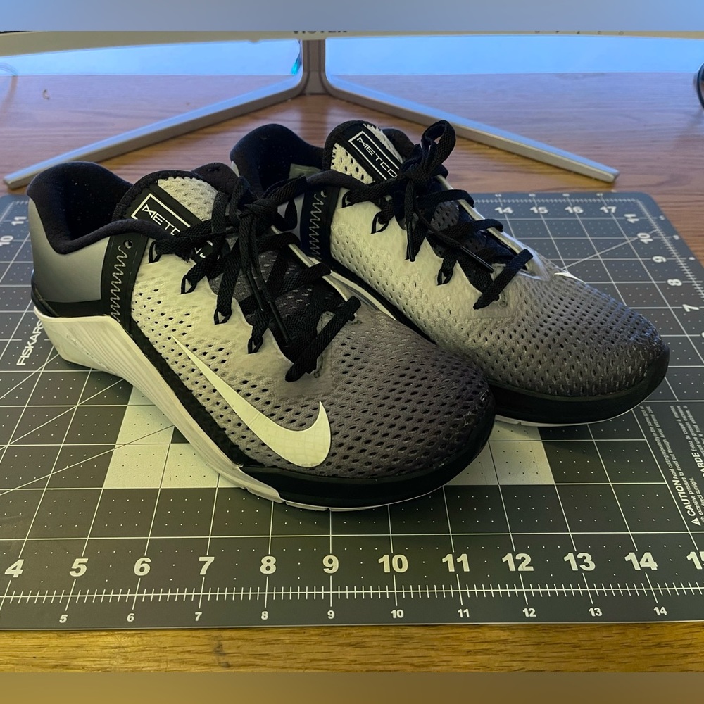 Nike Metcon 6 Black White DJ3073-001 Shoes Womens 8.5